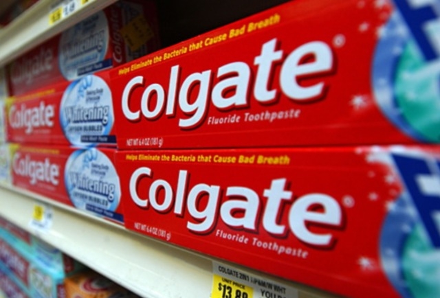 Colgate đối mặt kiện tụng tại Mỹ về an toàn nước súc miệng trẻ em, làm dấy lên lo ngại về ghi nhãn và rủi ro pháp lý (Ảnh minh họa)