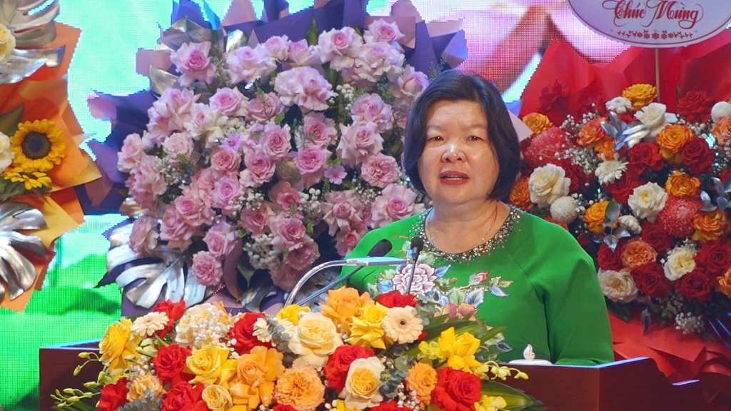 Chủ tịch Liên minh HTX Việt Nam Cao Xuân Thu Vân phát biểu tại Đại hội.