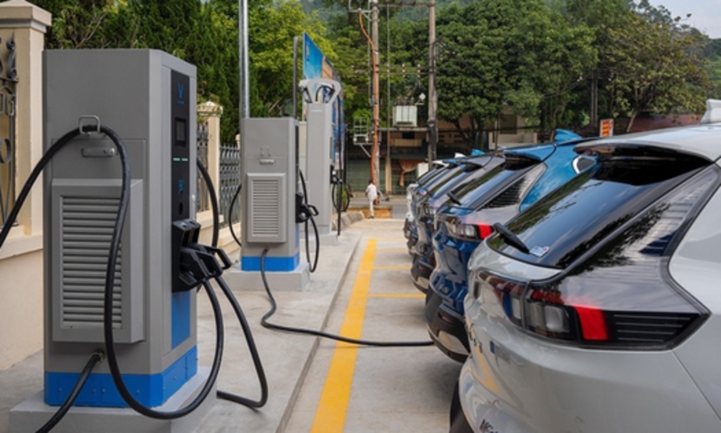 Gỡ ‘nút thắt’ cốt lõi để người dân chuyển sang xe điện hoá