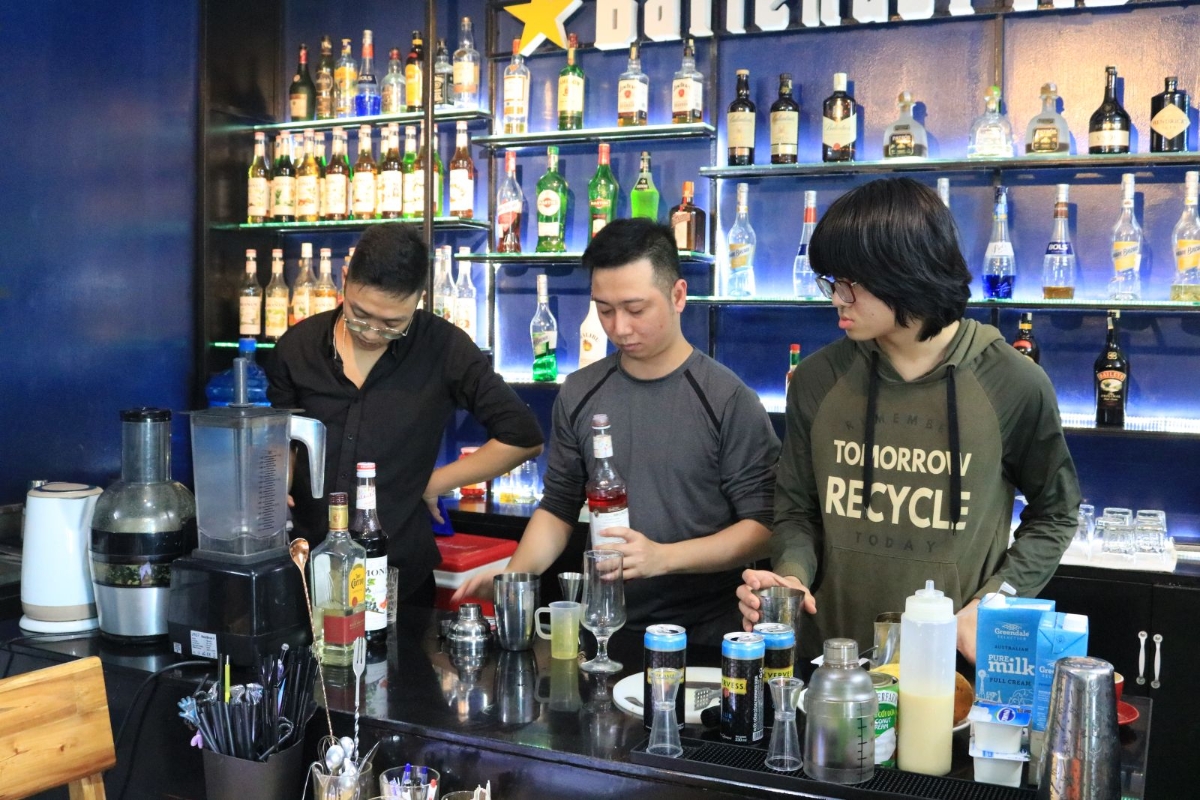 Thị trường chuỗi bán lẻ đồ uống tiềm năng nhưng cạnh tranh cũng khốc liệt.