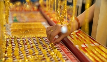 Giá vàng vẫn “nóng rực”, vàng nhẫn tăng 2 triệu đồng, ngang vàng miếng