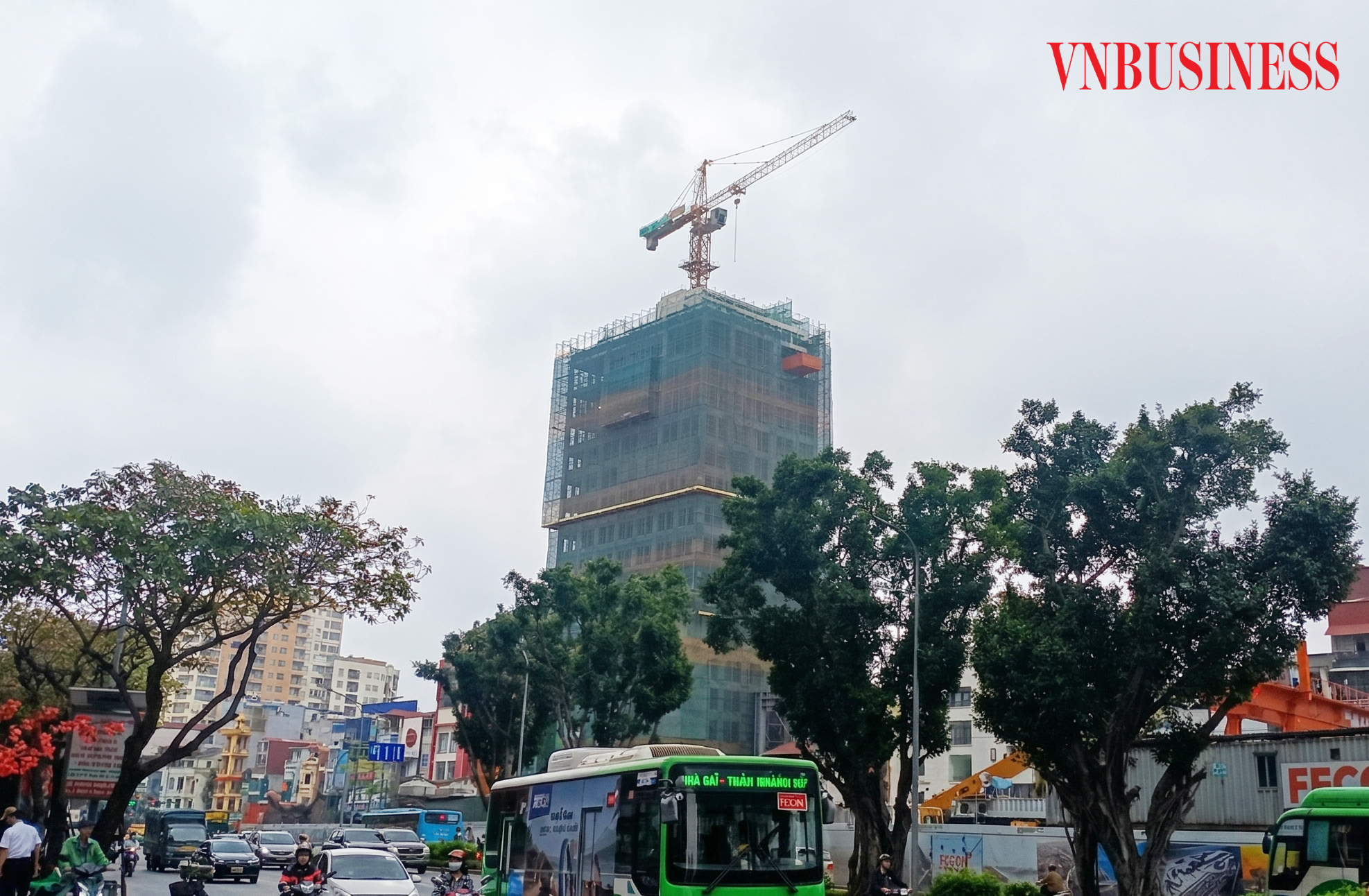 Đại gia ngành xây dựng giữa ngã ba đường