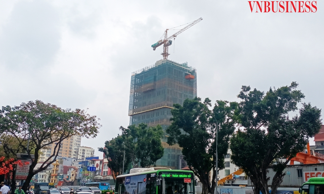 Đại gia ngành xây dựng giữa ngã ba đường