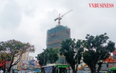 Đại gia ngành xây dựng giữa ngã ba đường