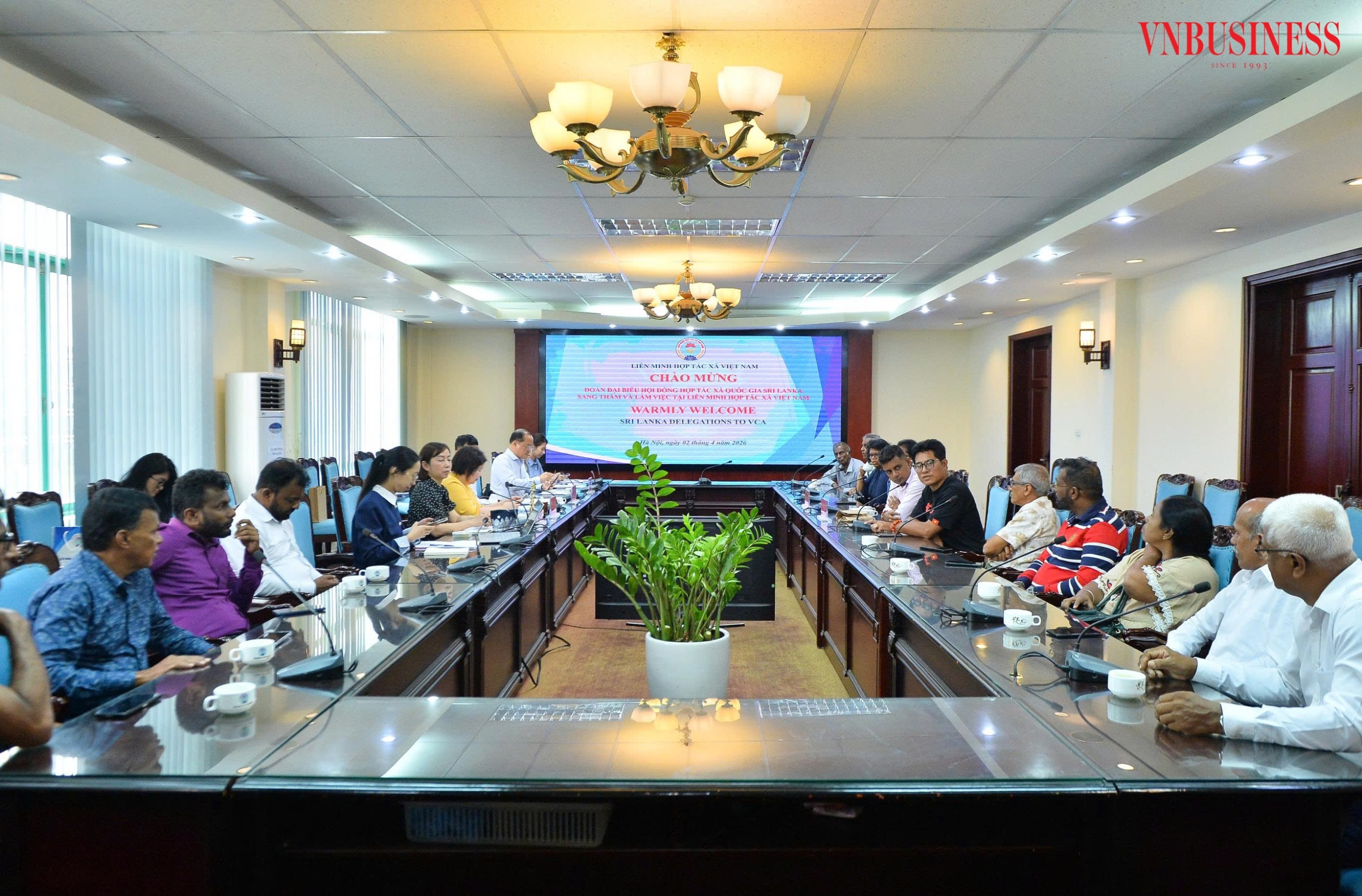 Toàn cảnh buổi làm việc.