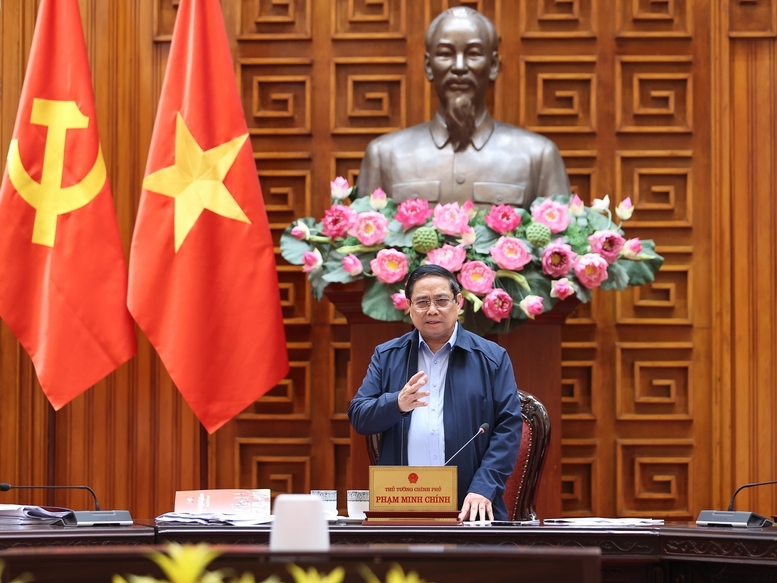 Thủ tướng Phạm Minh Chính hoan nghênh Bộ Công Thương, tỉnh Quảng Ngãi và các bộ ngành, cơ quan liên quan đã khẩn trương xây dựng Đề án Trung tâm lọc hóa dầu và năng lượng quốc gia tại Dung Quất. Ảnh: VGP.