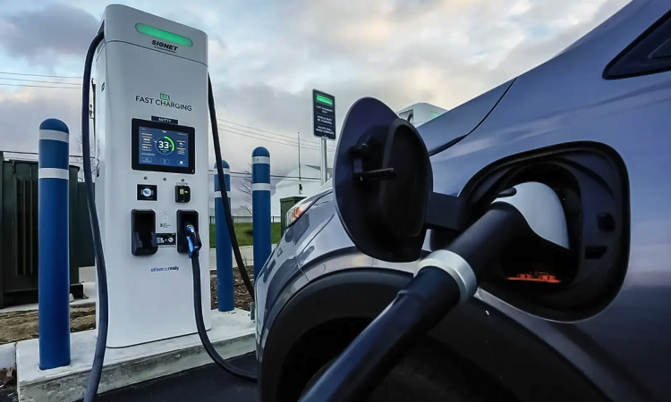 Giá nhiên liệu tăng mạnh thúc đẩy thị trường xe điện bùng nổ