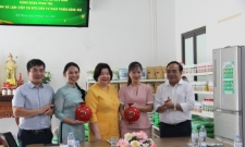 Chủ tịch Liên minh HTX Việt Nam tới thăm và chúc mừng 2 HTX tại Hải Phòng.