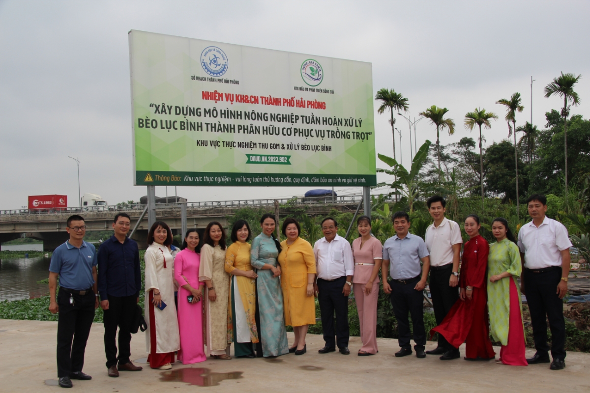 Chủ tịch Liên minh HTX Việt Nam thăm và làm việc tại HTX Đầu tư Phát triển sông Giá.