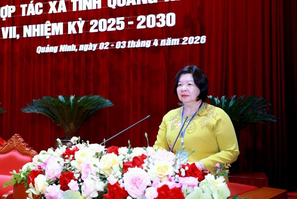 Chủ tịch Liên minh HTX Việt Nam Cao Xuân Thu Vân phát biểu tại Đại hội.