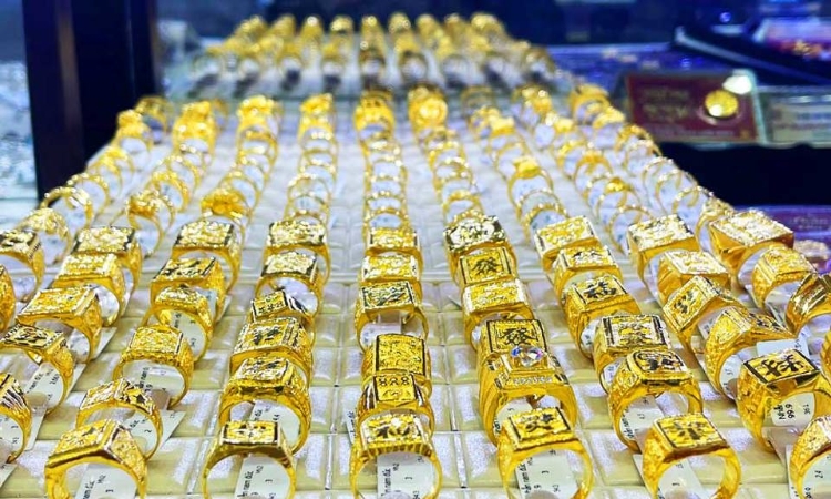 Giá vàng trong nước tăng khoảng 1,7 triệu đồng/lượng sau 1 tuần, người mua vẫn lỗ