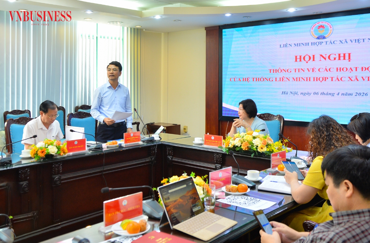 Phó Chủ tịch Liên minh HTX Việt Nam Đinh Hồng Thái phát biểu tại Hội nghị.