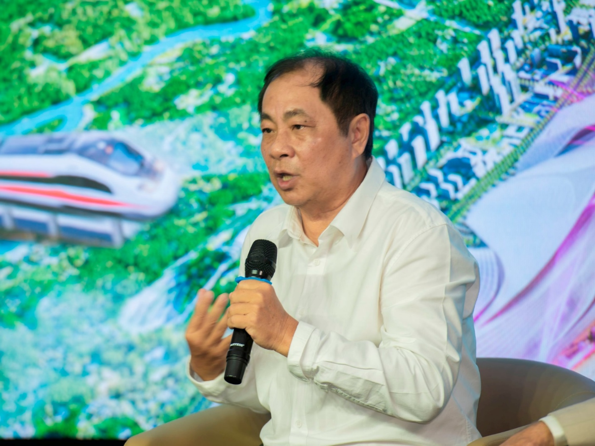 TS. Đinh Thế Hiển - Viện trưởng Viện Nghiên cứu Tin học & Kinh tế ứng dụng cho rằng bất động sản Việt Nam đang đứng trước cơ hội lớn.