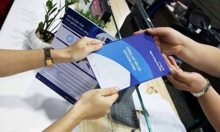 Lãi suất chứng chỉ tiền gửi “vượt mặt” tiết kiệm