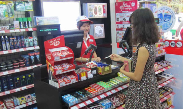 Siêu thị mini “lấn sân”: Tạp hóa thu hẹp, đại siêu thị hụt hơi