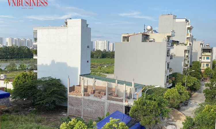 “Cá voi” trở lại săn đất nền vùng ven: Sóng mới đang hình thành
