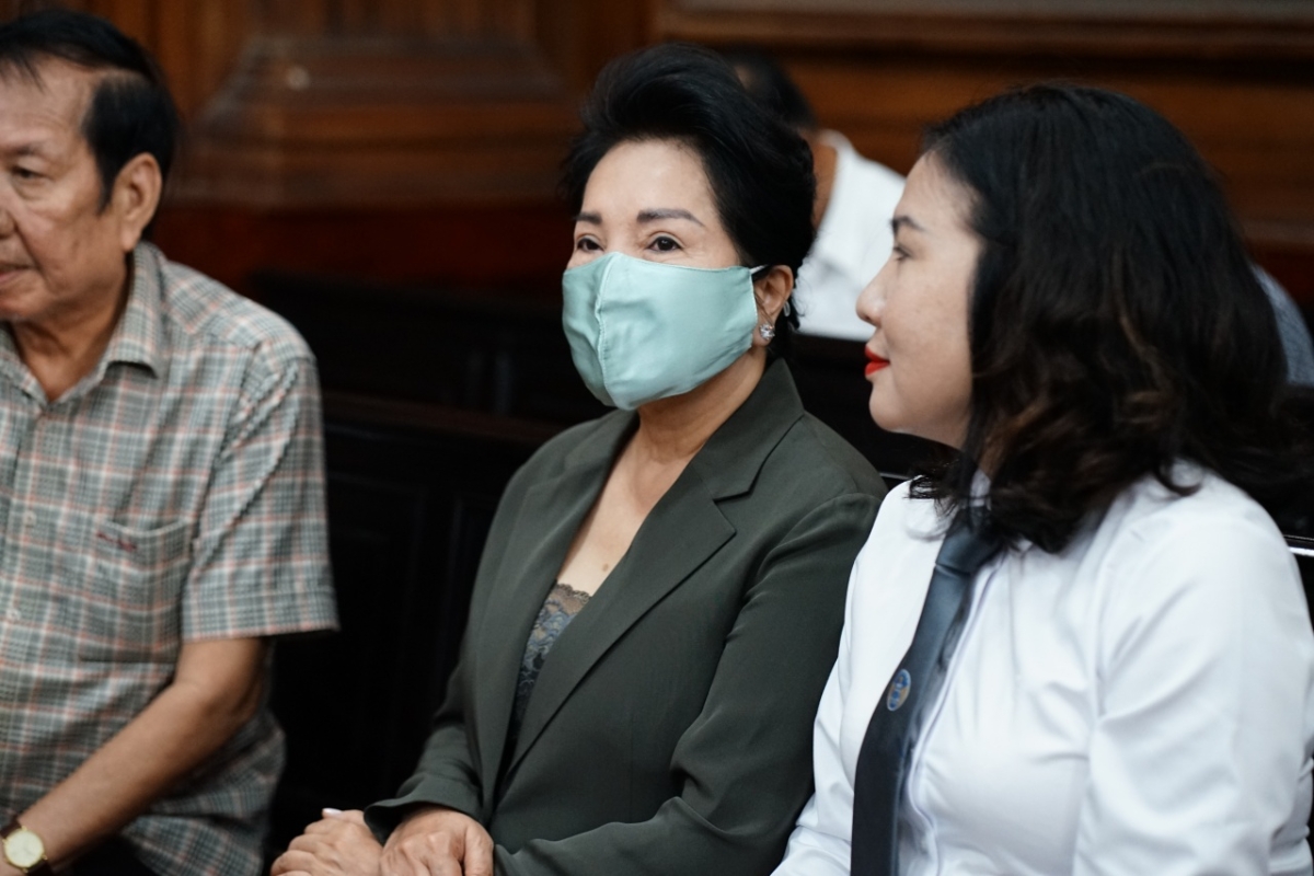 Cựu CEO Quốc Cường Gia Lai - Nguyễn Thị Như Loan tại phiên toà sáng nay.