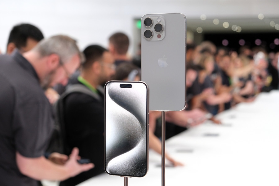 iPhone 16 Pro Max vẫn được bày bán tại nhiều hệ thống bán lẻ.