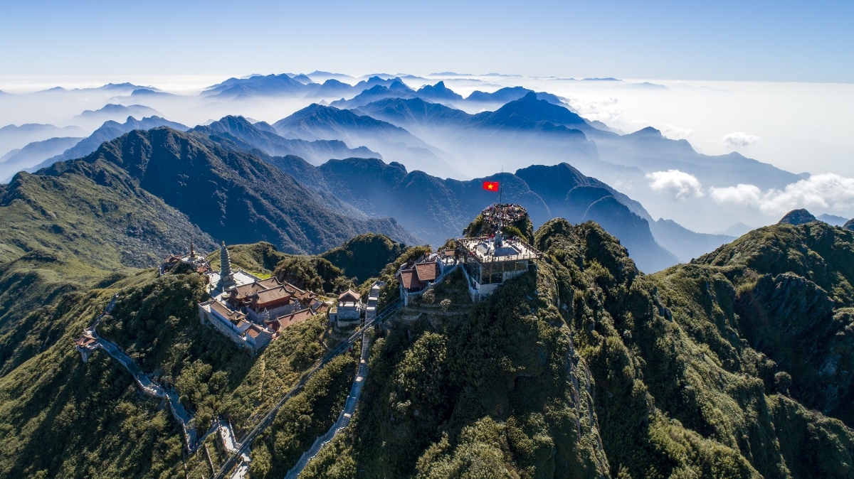 Quần thể du lịch văn hóa, cáp treo, vui chơi giải trí Sun World Fansipan Legend