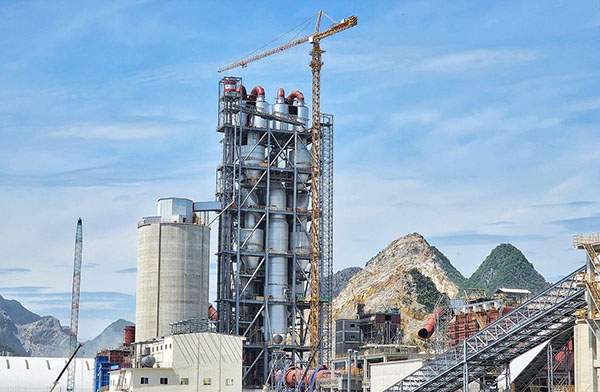 Xi măng Long Thành xi măng “chìm sâu” trong thua lỗ, nợ phình to.