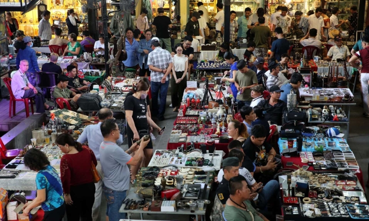 Từ xu hướng mua đồ cũ đến thị trường tỷ USD