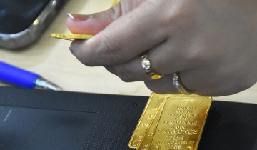 Giá vàng trong nước đồng loạt giảm mạnh theo xu hướng thế giới