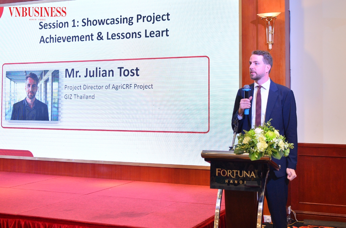 Ông Julian Tost, Giám đốc dự án Vùng AgriCRF, tổ chức GIZ phát biểu tại Hội thảo.