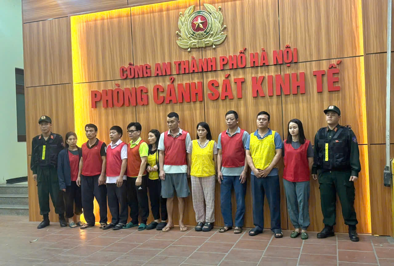 Các đối tượng bị khởi tố trong đường dây giết mổ, tiêu thụ thịt lợn dịch trên địa bàn TP Hà Nội.