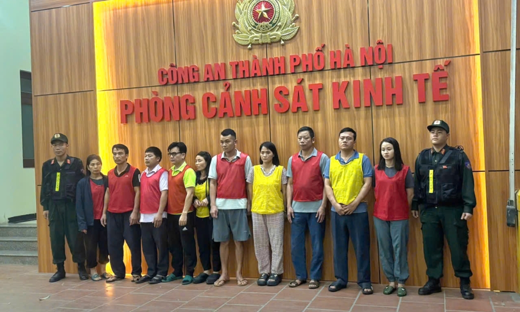 Các đối tượng bị khởi tố trong đường dây giết mổ, tiêu thụ thịt lợn dịch trên địa bàn TP Hà Nội.