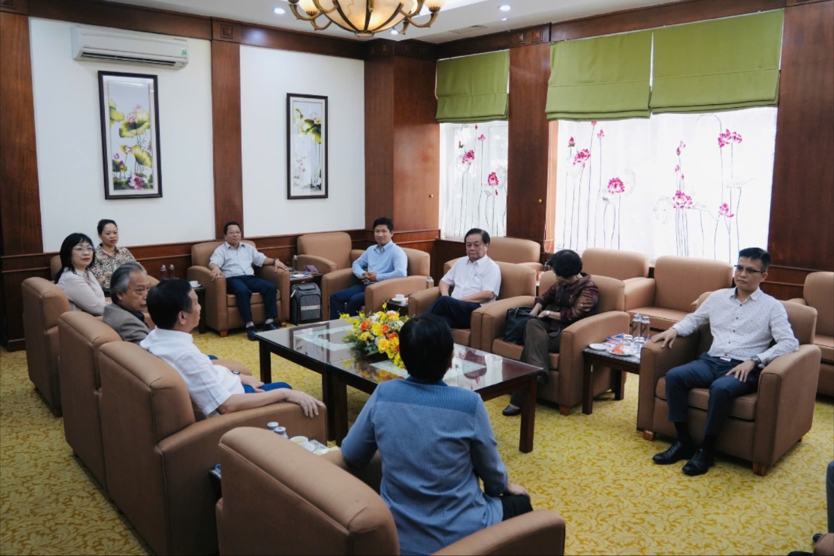 Ông Lê Minh Hoan - Nguyên Phó Chủ tịch Quốc hội cho rằng, giai đoạn tới, doanh nghiệp không chỉ dừng lại ở việc làm ra sản phẩm tốt, mà cần hướng đến việc "làm ra niềm tin".