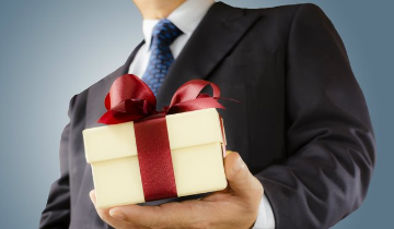 Doanh nghiệp chi tiền khủng cho cổ đông dự họp đại hội