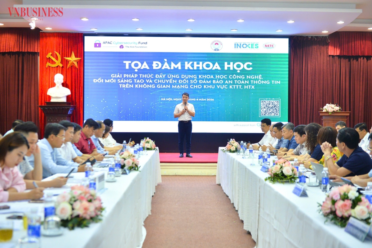 Ông Trịnh Anh Tuấn, Viện Khoa học Kinh tế Hợp tác phát nêu thực trạng ứng dụng chuyển đổi số tại HTX.