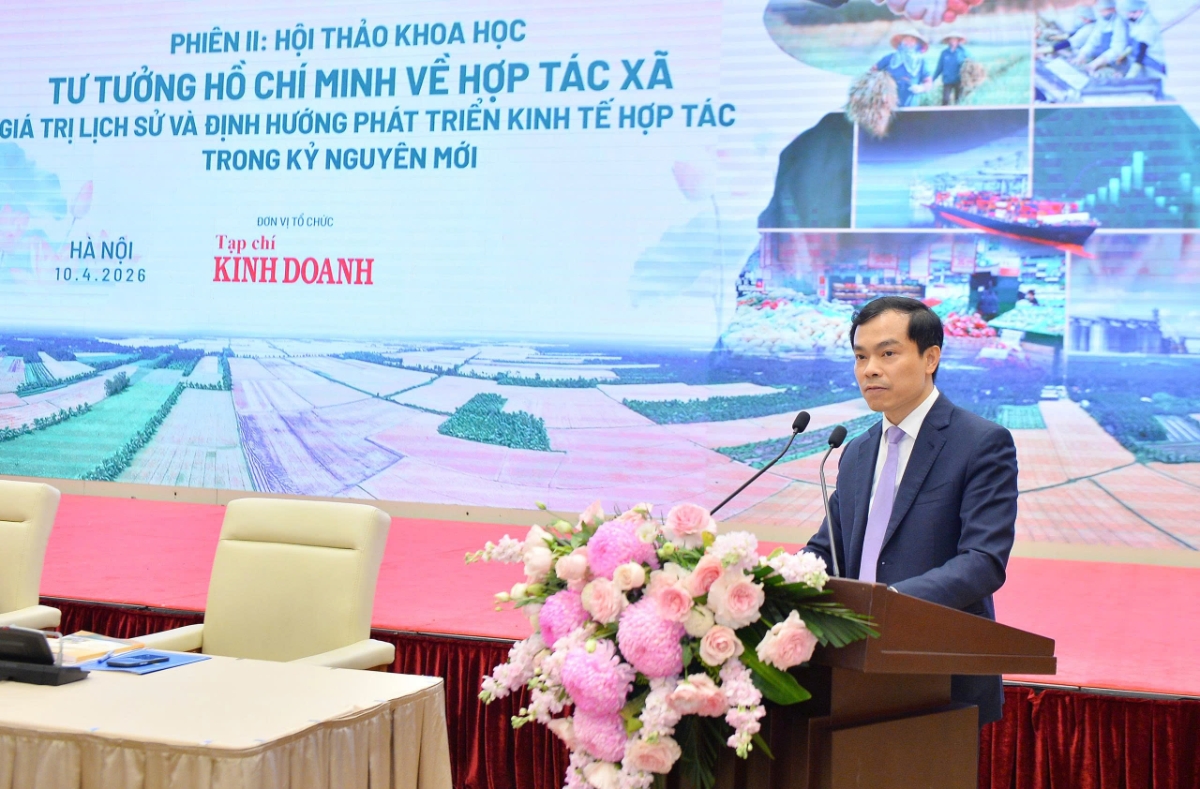 PGS.TS Nguyễn Mạnh Hùng, Phó giám đốc Học viện Chính trị quốc gia Hồ Chí Minh, Phó Chủ tịch, Tổng Thư ký Hội đồng Lý luận Trung ương.