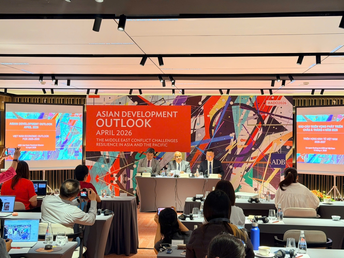 Toàn cảnh họp báo.