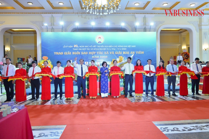 Lễ cắt băng khai mạc Triển lãm trưng bày, giới thiệu sản phẩm tiêu biểu của các HTX năm 2026 diễn ra ngày 10/4.