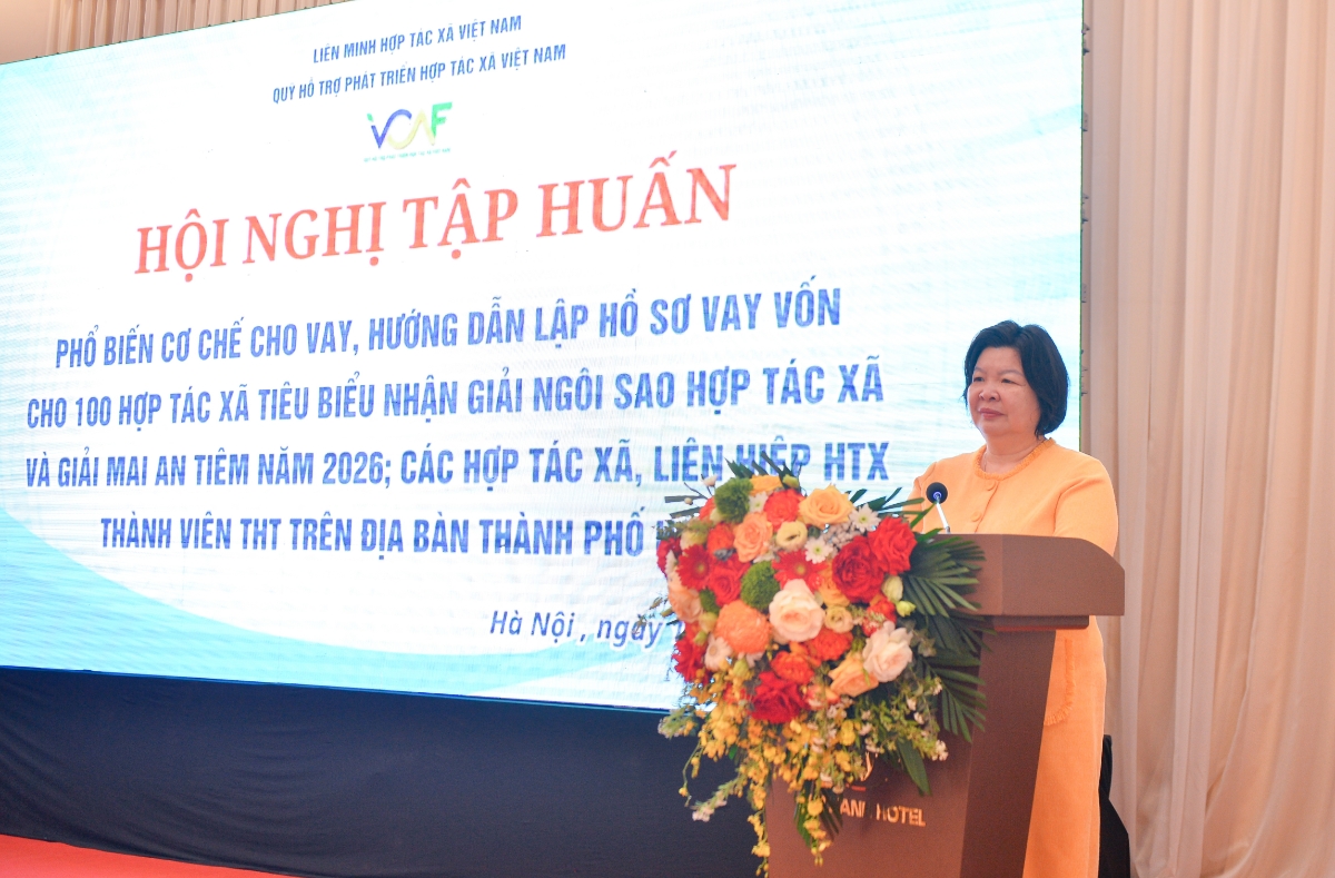 Chủ tịch Liên minh HTX VIệt Nam Cao Xuân Thu Vân phát biểu chỉ đạo tại Hội nghị.