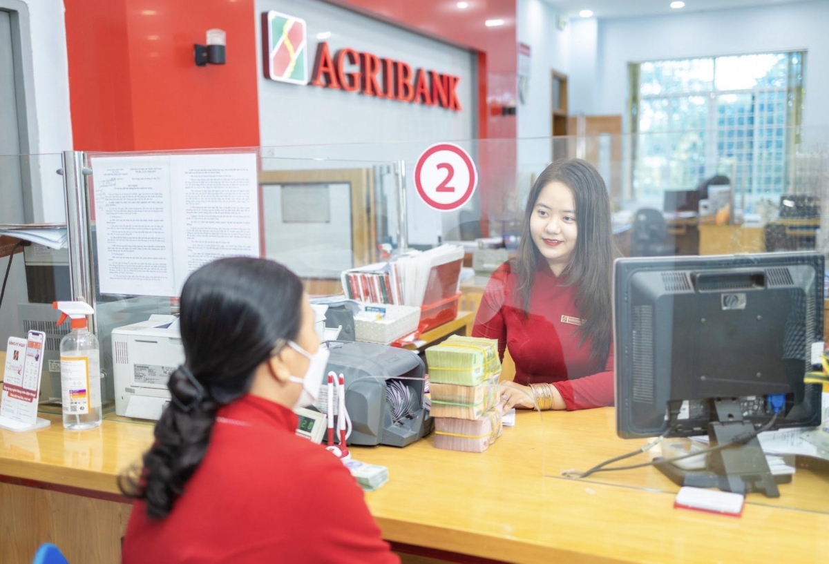 Agribank đã có văn bản triển khai điều chỉnh giảm mạnh lãi suất huy động 0,5%/năm kỳ hạn từ 24 tháng trở lên đối với khách hàng cá nhân, hiệu lực từ 13/4/2026.
