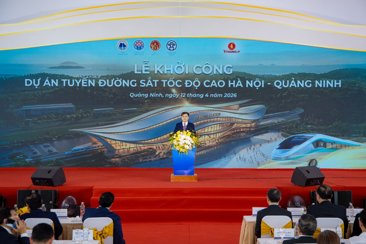 Chủ tịch UBND tỉnh Quảng Ninh Bùi Văn Khắng phát biểu tại lễ khởi công.