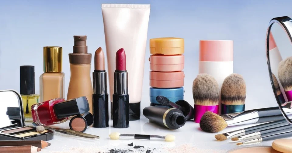 Bộ Y tế vừa quyết định đình chỉ lưu hành, thu hồi và tiêu hủy 7 mặt hàng vi phạm gồm sữa tắm, kem dưỡng da tay, kem đánh răng và sữa rửa mặt.