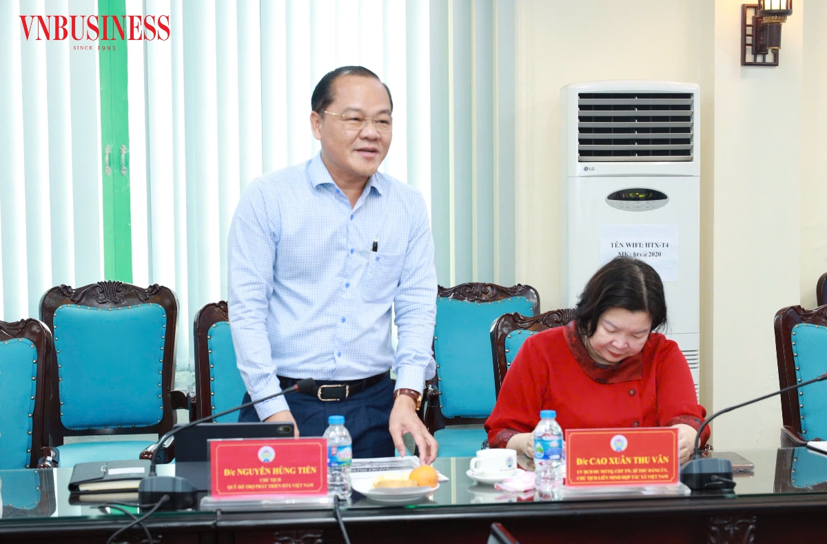 Ông Nguyễn Hùng Tiến, Chủ tịch Quỹ Hỗ trợ phát triển HTX Việt Nam phát biểu tại buổi lễ.