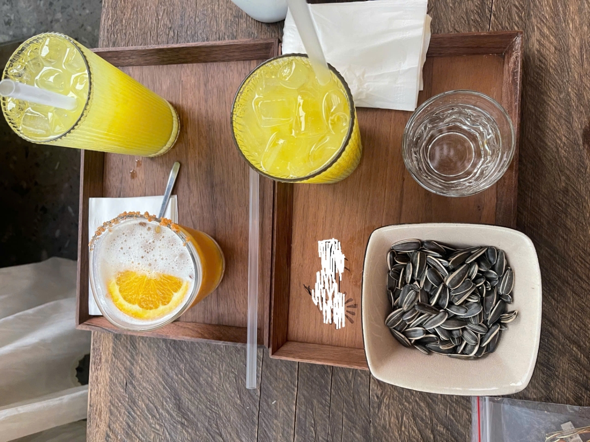 Đối diện nhiều khó khăn, nhiều thương hiệu đồ uống phải tìm đủ cách xoay xở để tồn tại.