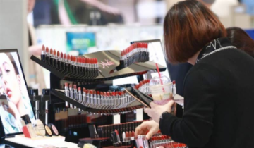 Vì sao loạt mỹ phẩm quen mặt bị tuýt còi?