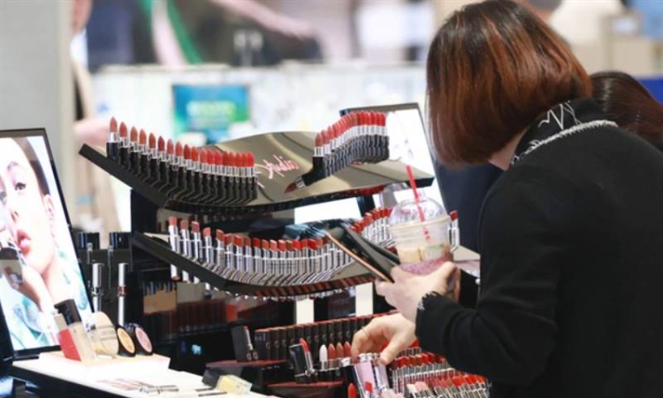 Vì sao loạt mỹ phẩm quen mặt bị tuýt còi?