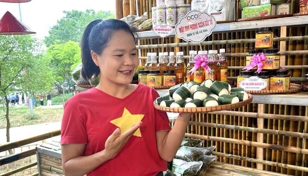 Hơn 100 sản phẩm OCOP của các địa phương hiện diện tại khu vực trung tâm Lễ hội.