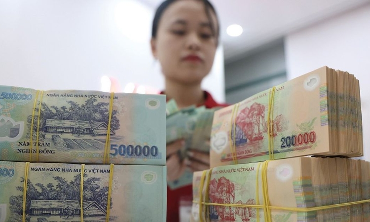 “Cơn lốc” thu hẹp NIM: Lãnh đạo ngân hàng tiết lộ chiến lược “vượt gió ngược” để giữ lợi nhuận