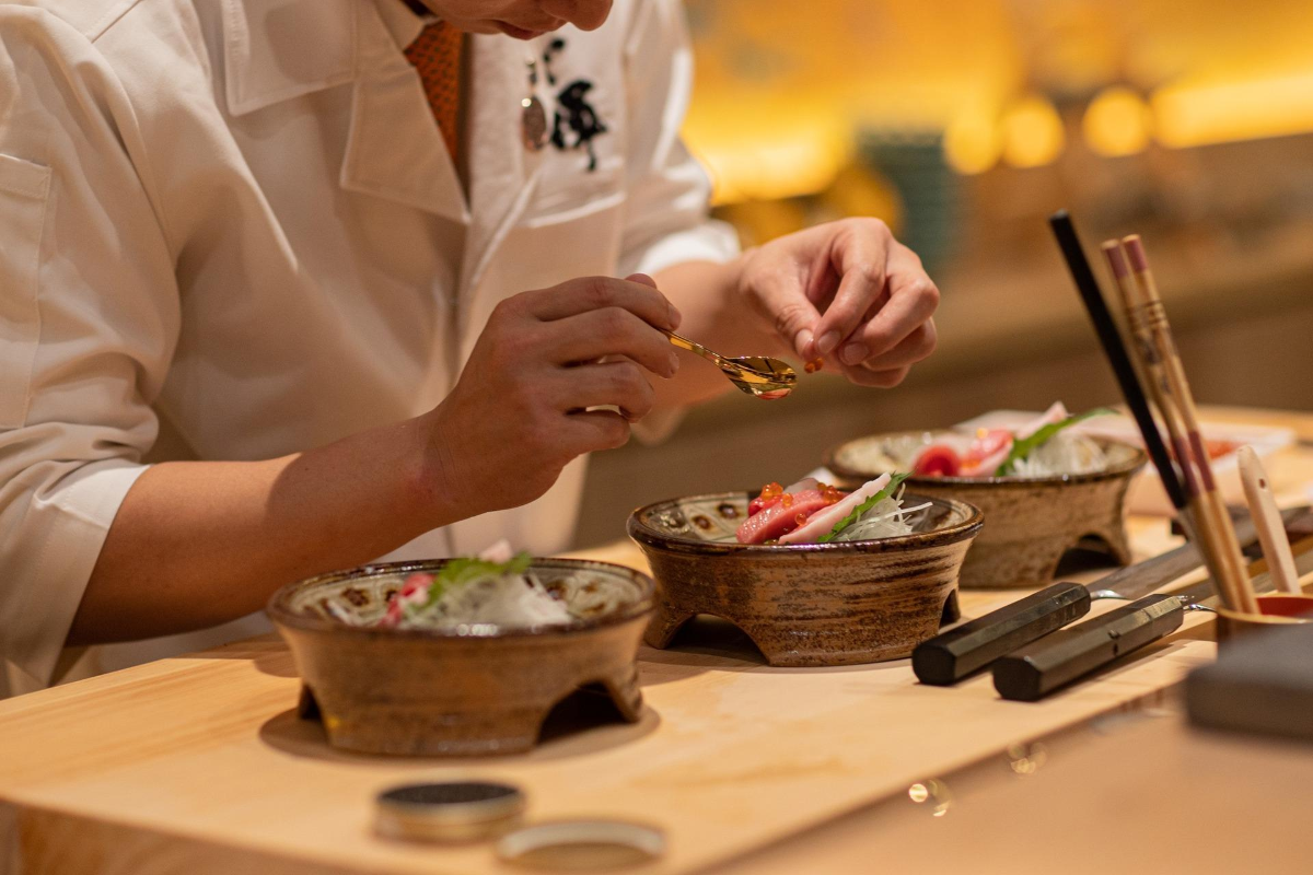 Nghệ thuật ẩm thực tinh tế tại các nhà hàng Omakase và Fine-dining.