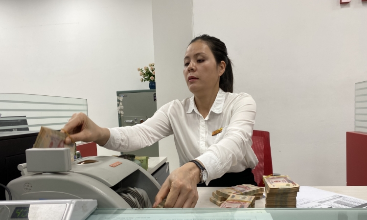 Lãi suất “hạ nhiệt”, loạt ngân hàng thừa nhận áp lực thanh khoản, hé lộ kịch bản ứng phó năm 2026