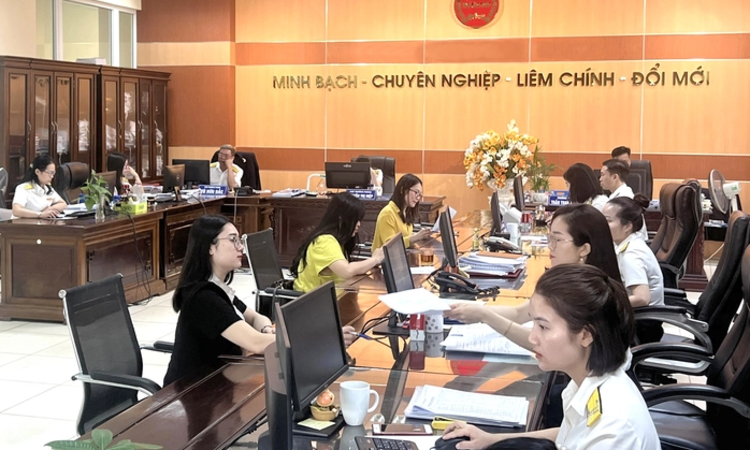 Nâng thuế vãng lai lên 5 triệu: Nỗi lo thu nhập nhỏ, thủ tục lớn