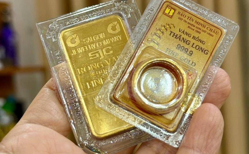 Giá vàng trong nước đồng loạt giảm mạnh, chênh lệch mua - bán thêm giãn rộng