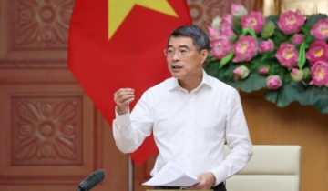 Thủ tướng yêu cầu NHNN điều hành lãi suất thực chất, khơi thông dòng vốn vào sản xuất